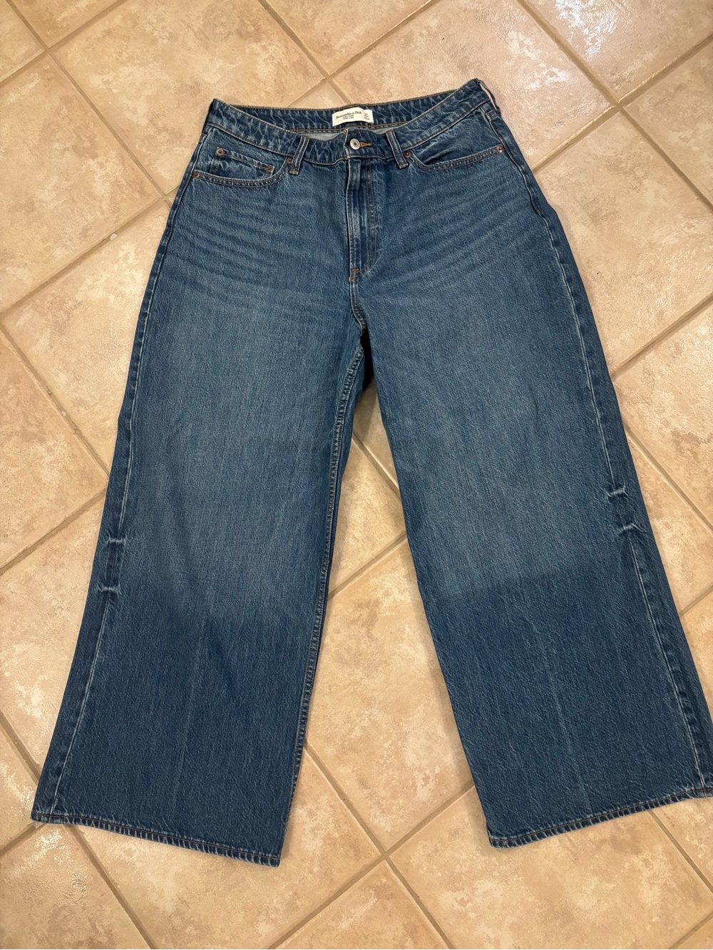 Abercrombie & Fitch Wide Leg High-Rise Jeans - Blue Wash